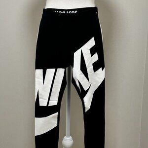 Woman's | Nike | Compressed | Leggings